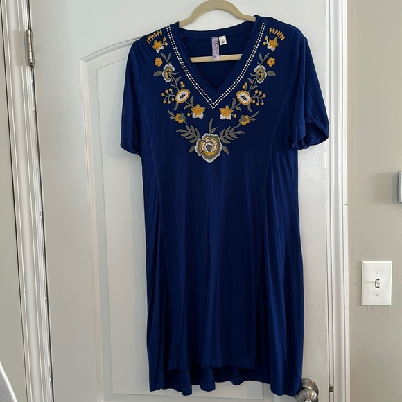 Alya | Floral Embroidered T Shirt Dress - Picture 1 of 4